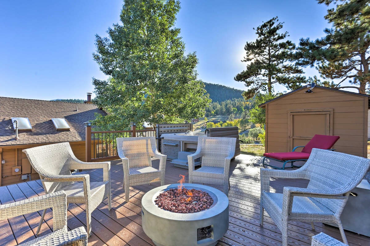 The Mountain Retreat at Evergreen | King bed