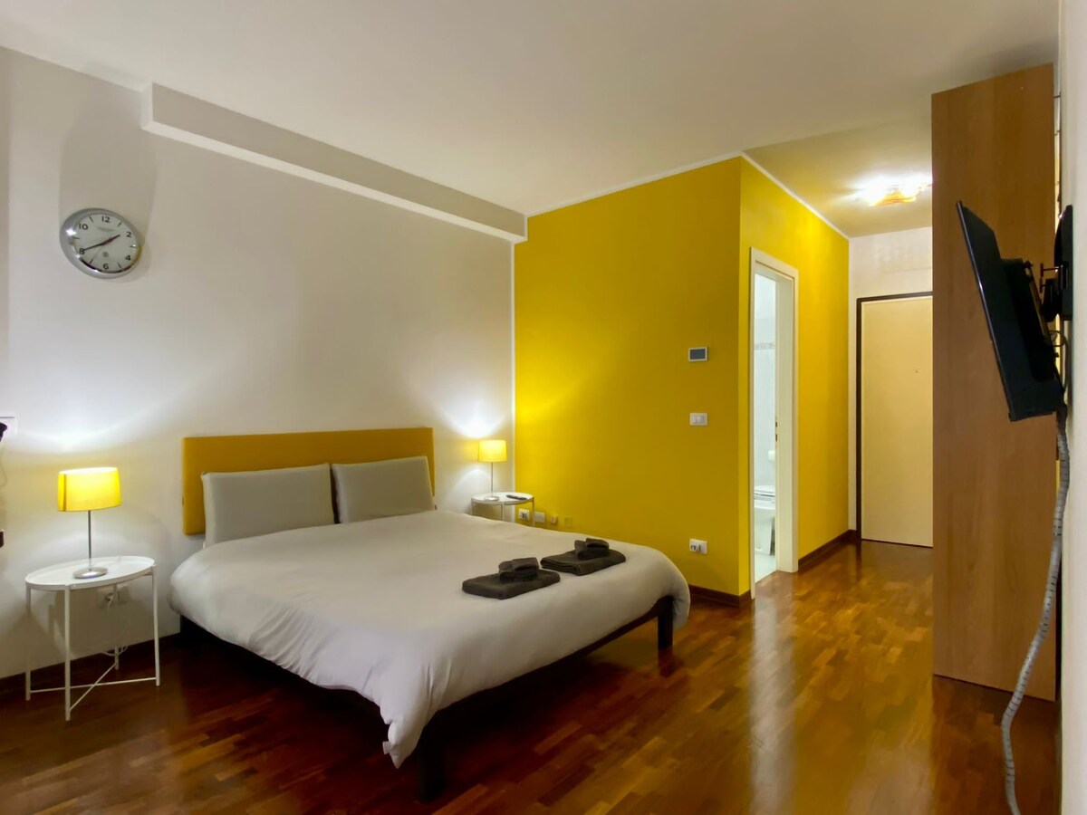 City Central Yellow Suite