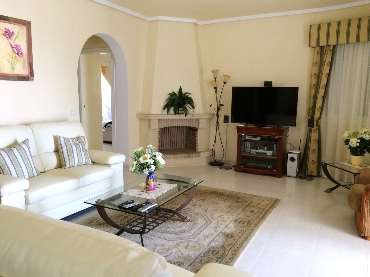 Amazing 3-bed Villa, private pool, Golf, Beach