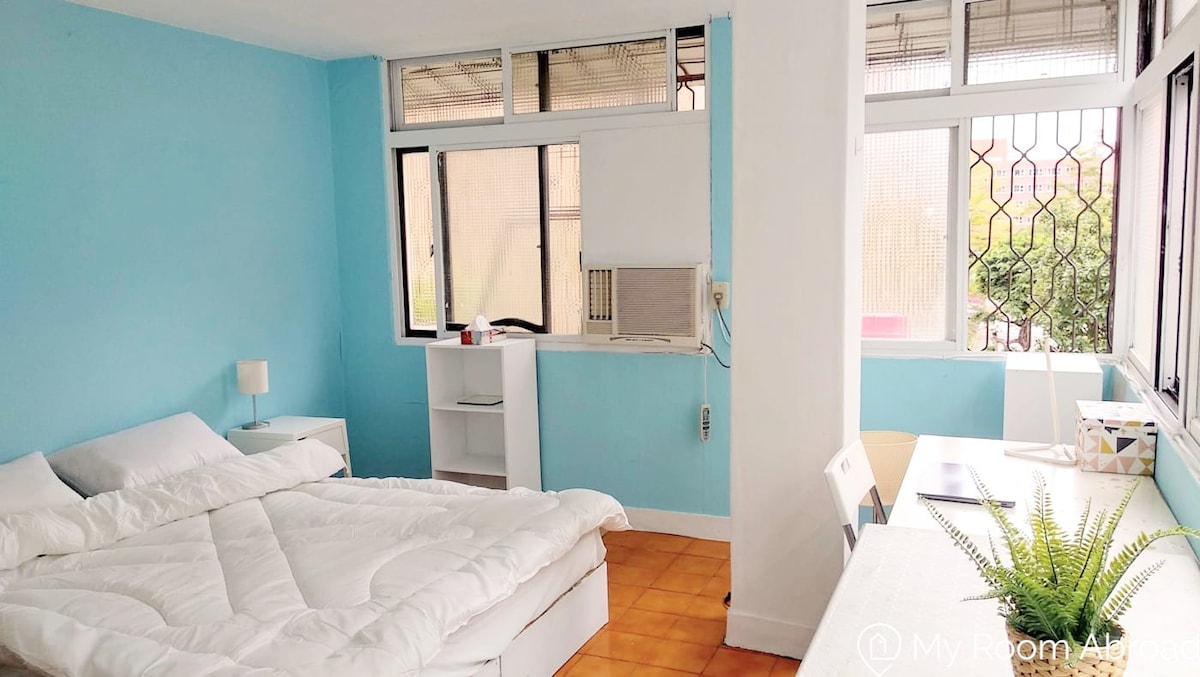 Bright Double bedroom next to Shida and Yonkang st