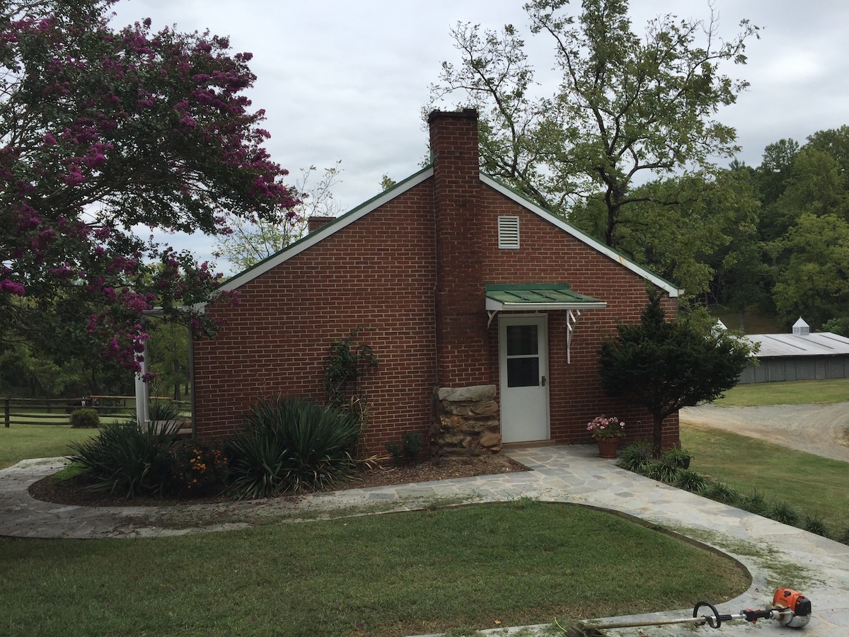 The Cottage at Eastwood Farm and Winery