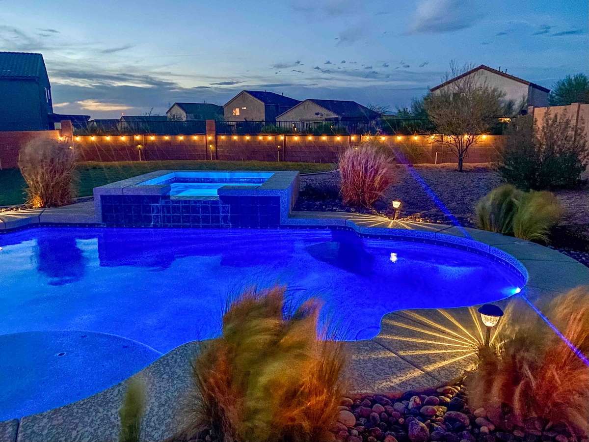 Desert Gem with Pool & Hot tub