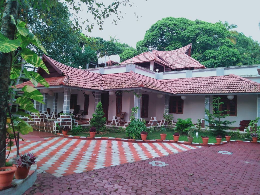 Heritage 7 Bedrooms Non A/C VILLA (Free Breakfast)