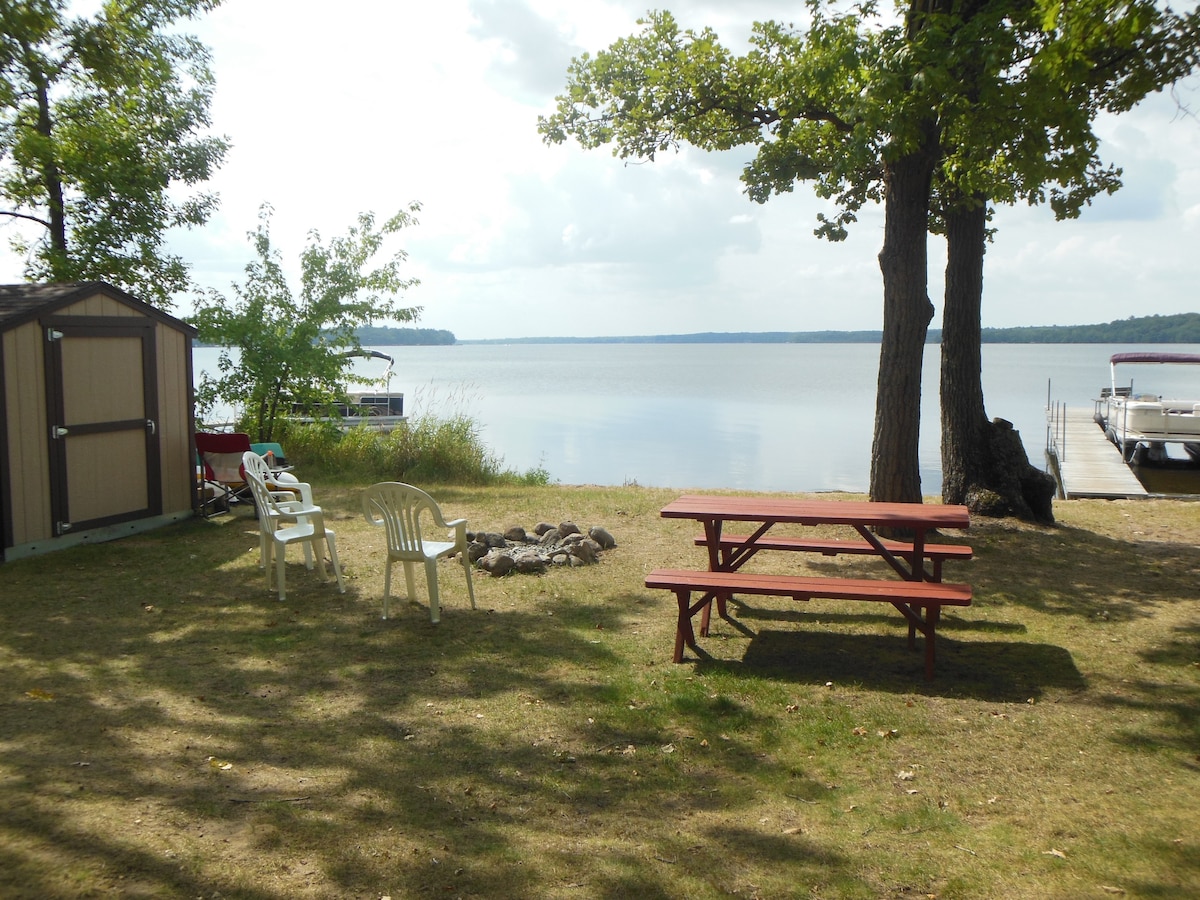 Cabin on Leisure Lane with Sandy Beach