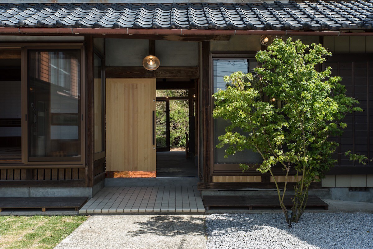 日式客房内设有一个大房间+独立房间！可入住17人以上！