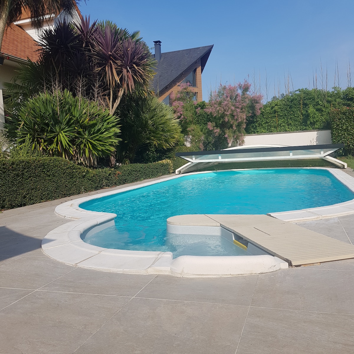 chambre Hugues entre Caen et la mer et piscine