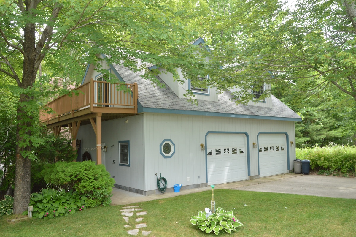 Burt Lake Waterfront Hideaway