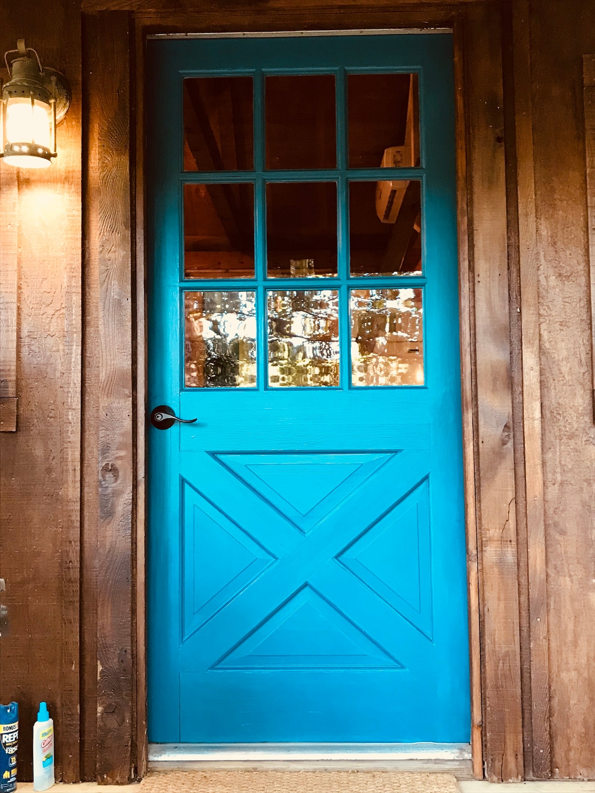 蓝门小屋（ Blue Door Cabin ）