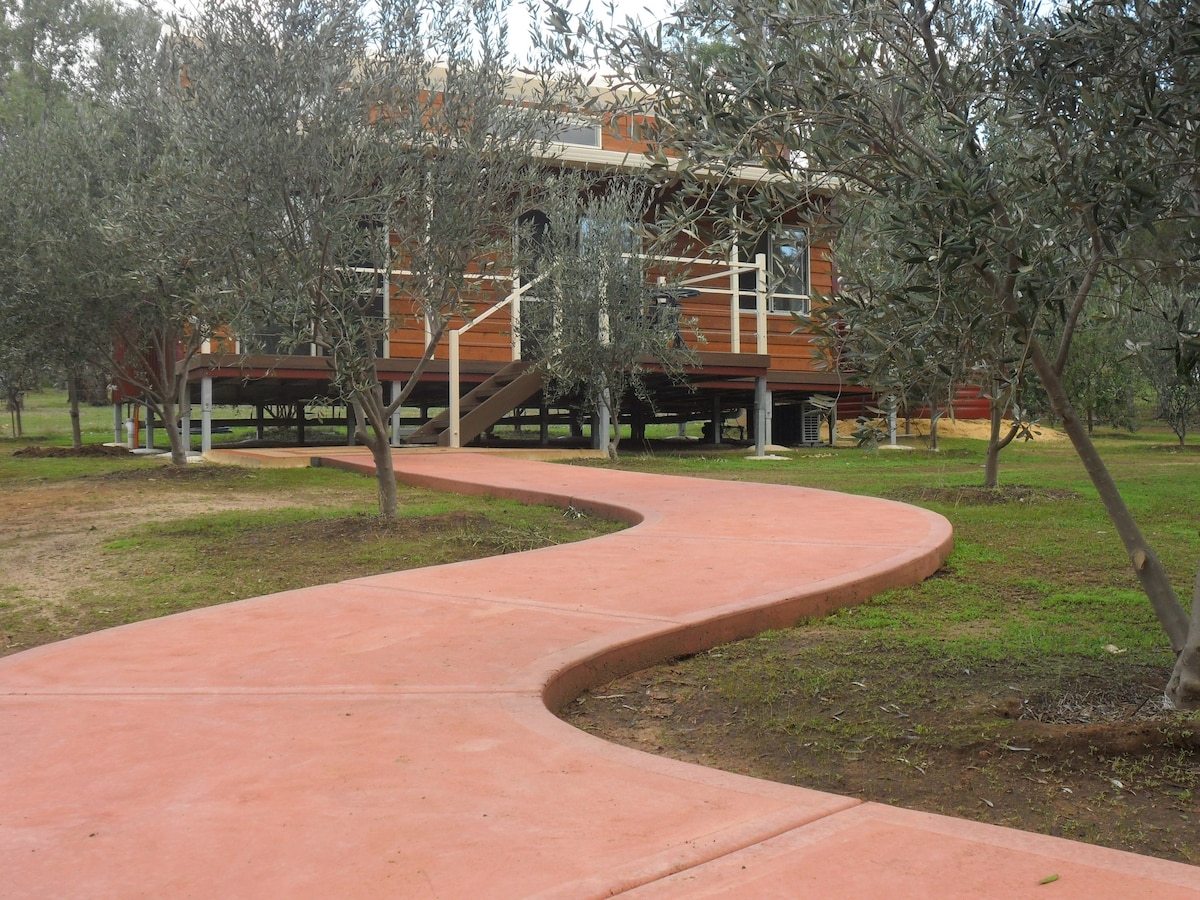 地球雕塑陶艺和度假屋Toodyay