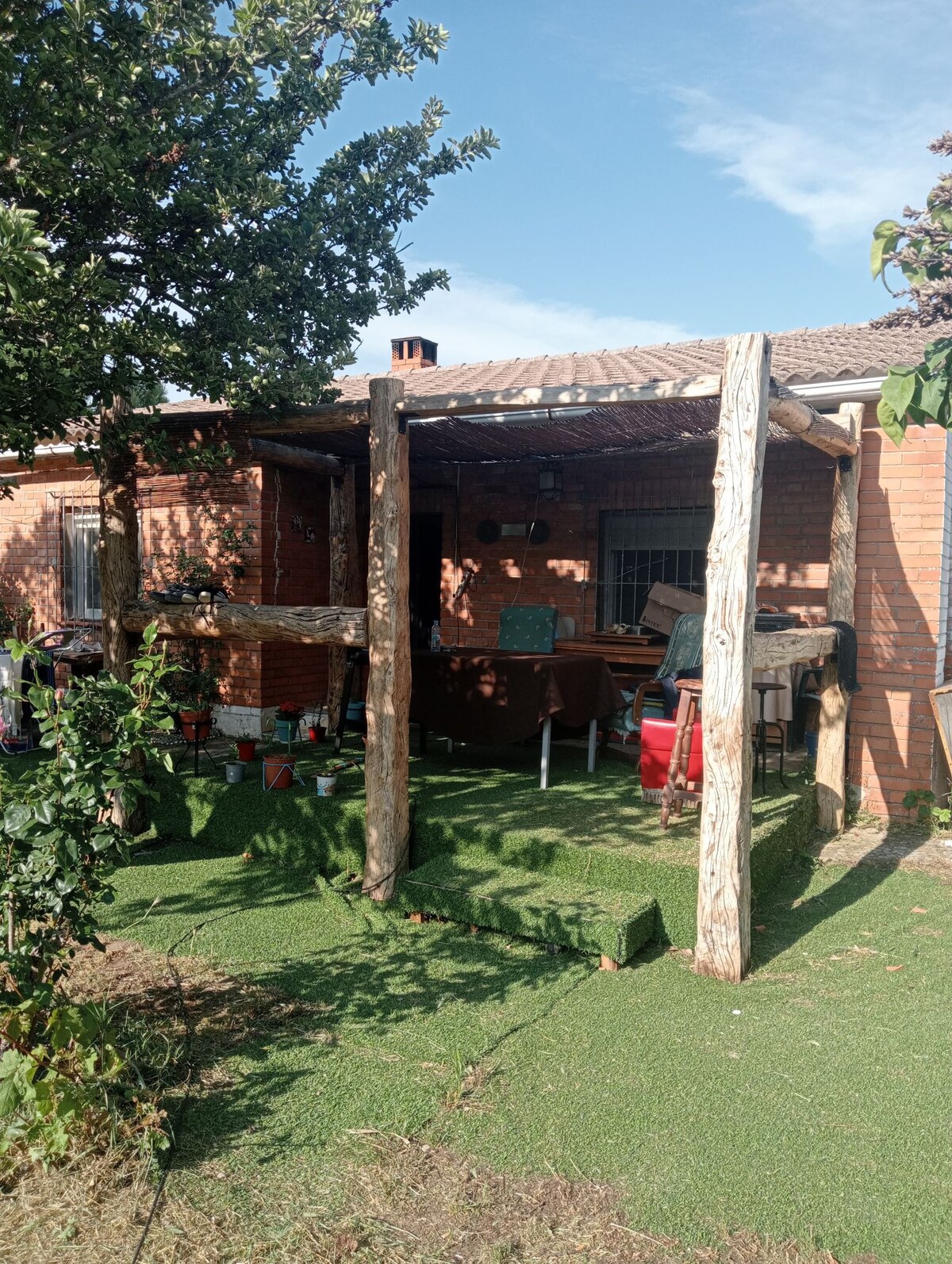 chalet con piscina, buena vistas