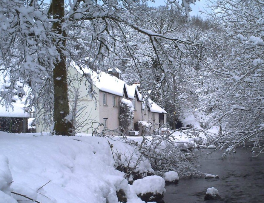 Riverside - Secluded Waters Edge Cottage On Exmoor