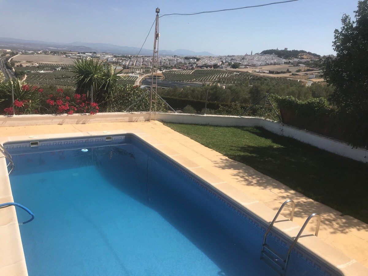 Casa Rural in Estepa (Seville)带泳池