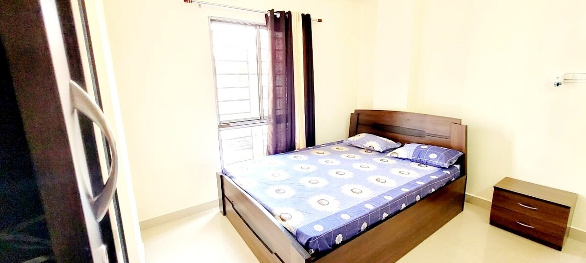 Entire Apartment -Pradhan Nagar Middle of the city