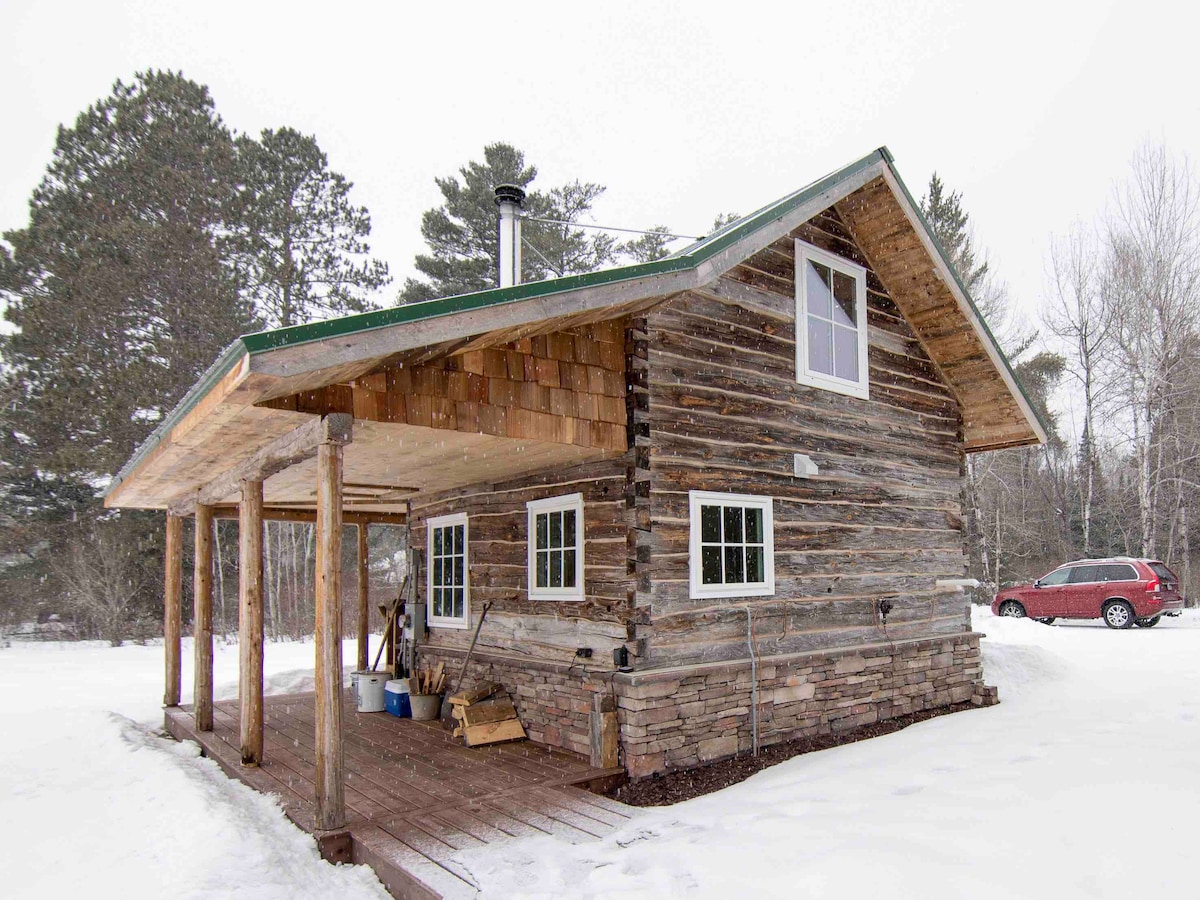 Green Gate Guest Houses - The Log Cabin