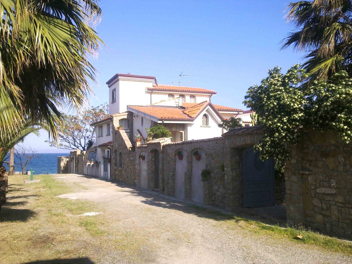 Antico Casale Sul Mare (Scala in pietra)