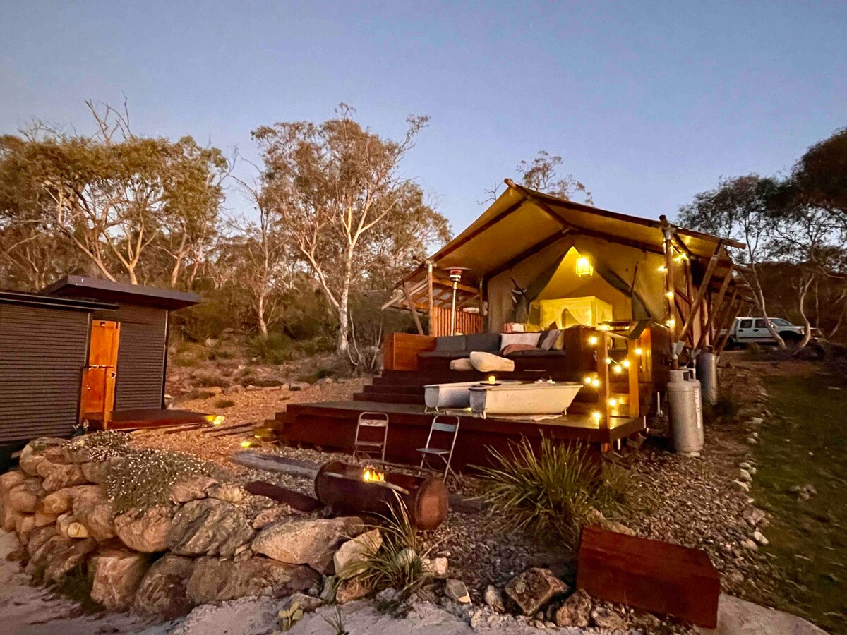 Jindabyne ，雪山的豪华露营