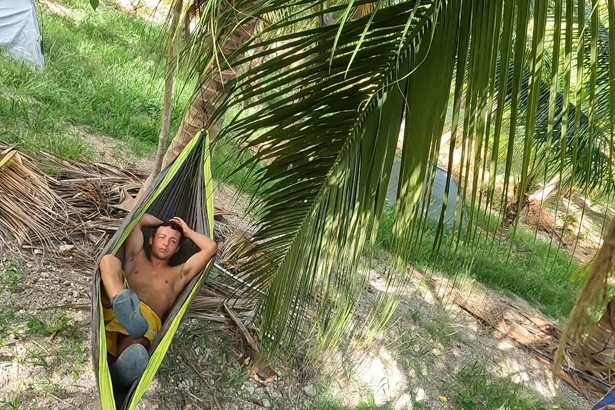 Hammock Stay (1) - Camping Barbados