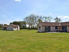 Barrow Farm/Apple Lodge