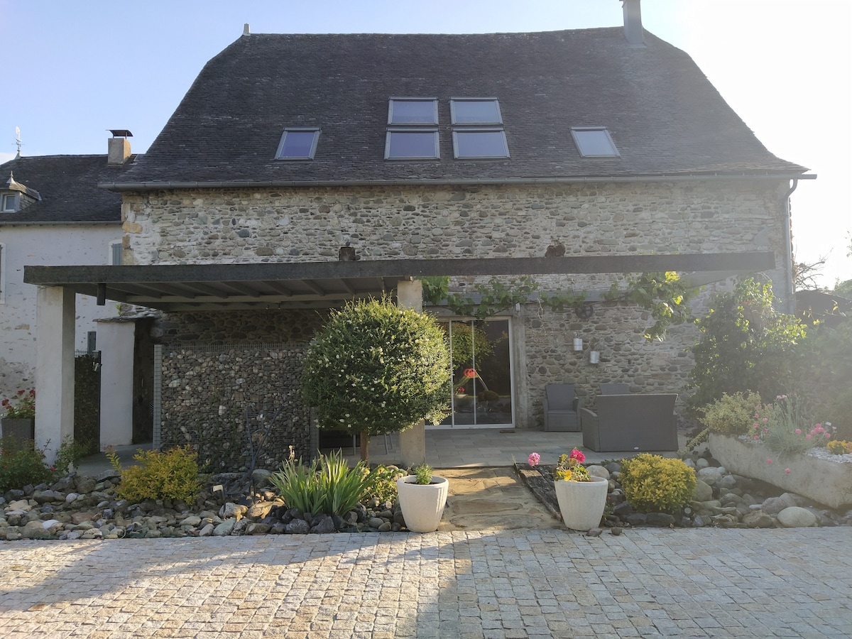 Loft au calme dans une ancienne grange béarnaise