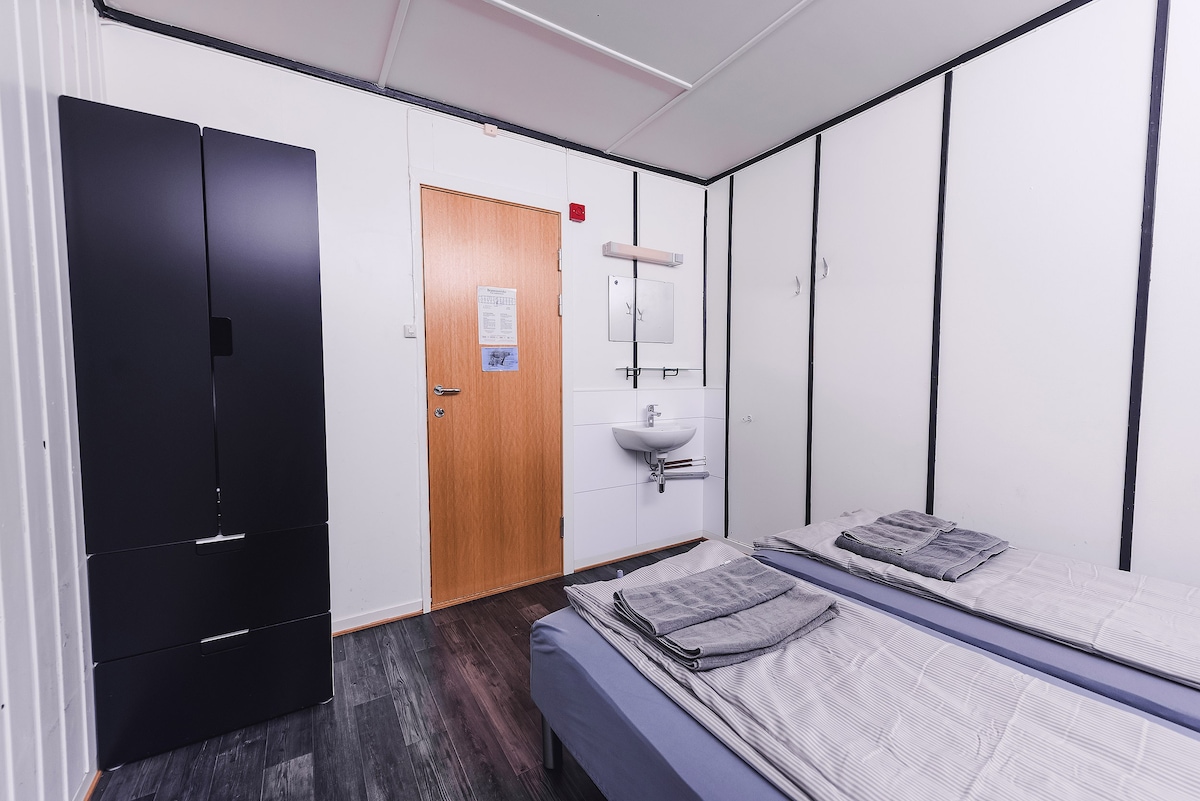 Gjestehuset 102-标准双人床客房，带有共用设施