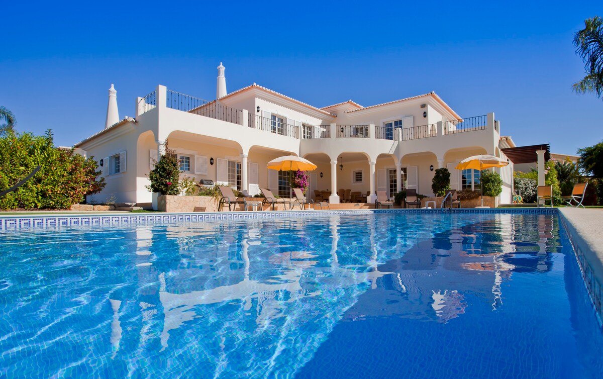 Villa Montemar: Private Entrance, parking and pool