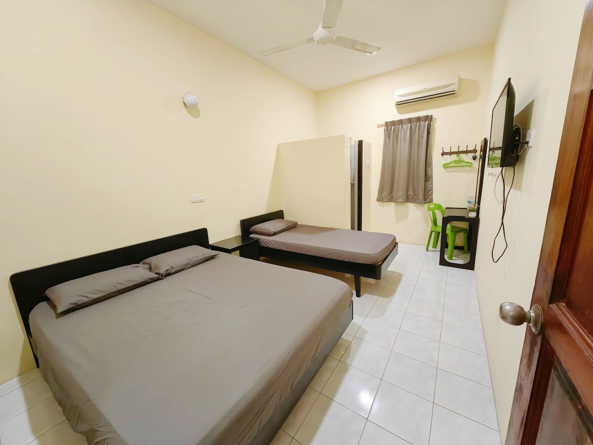 3pax Cozy room in pantai parit jawa muar