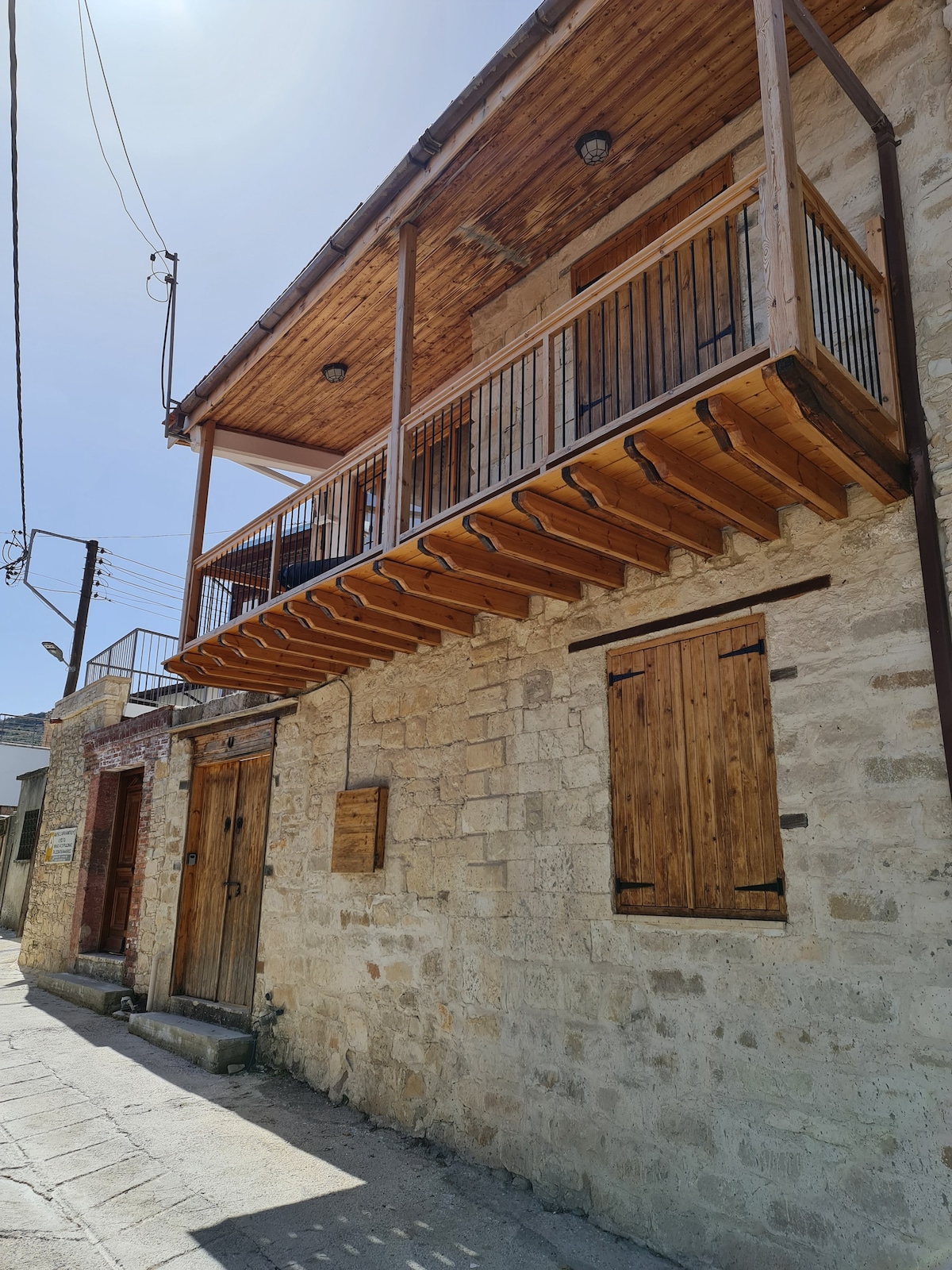体验Omodos村庄的Kassandras之旅