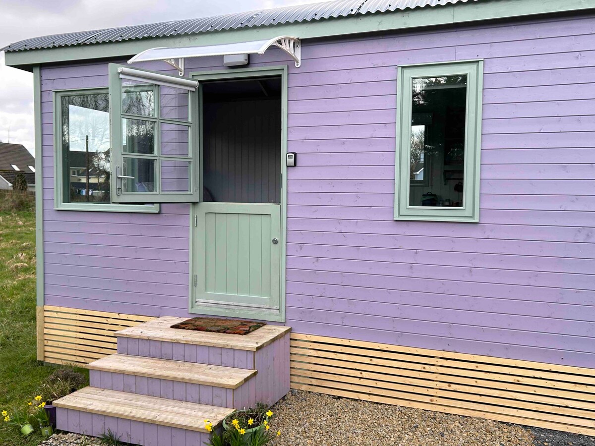 Market St. Shepherd's Hut Leitrim