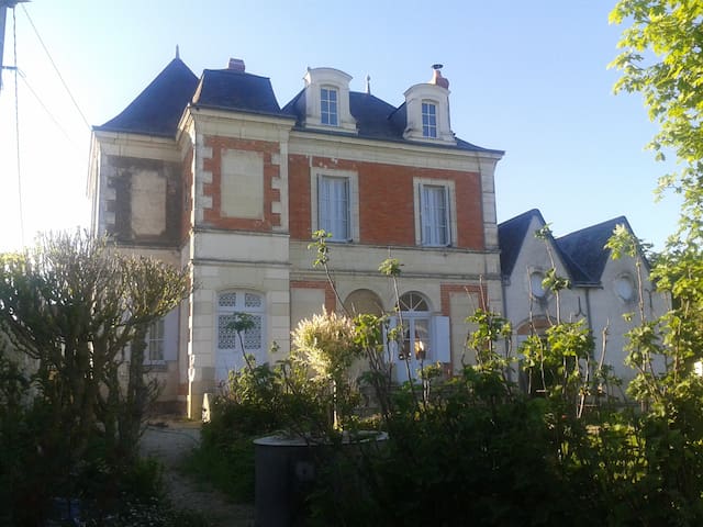 Champigny-sur-Veude的民宿