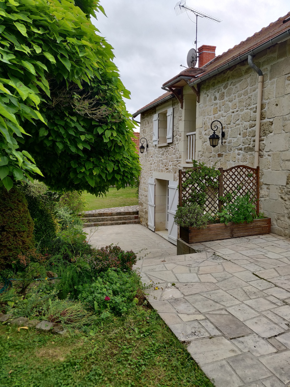 Maison dans ancien corps de ferme à 100km de Paris