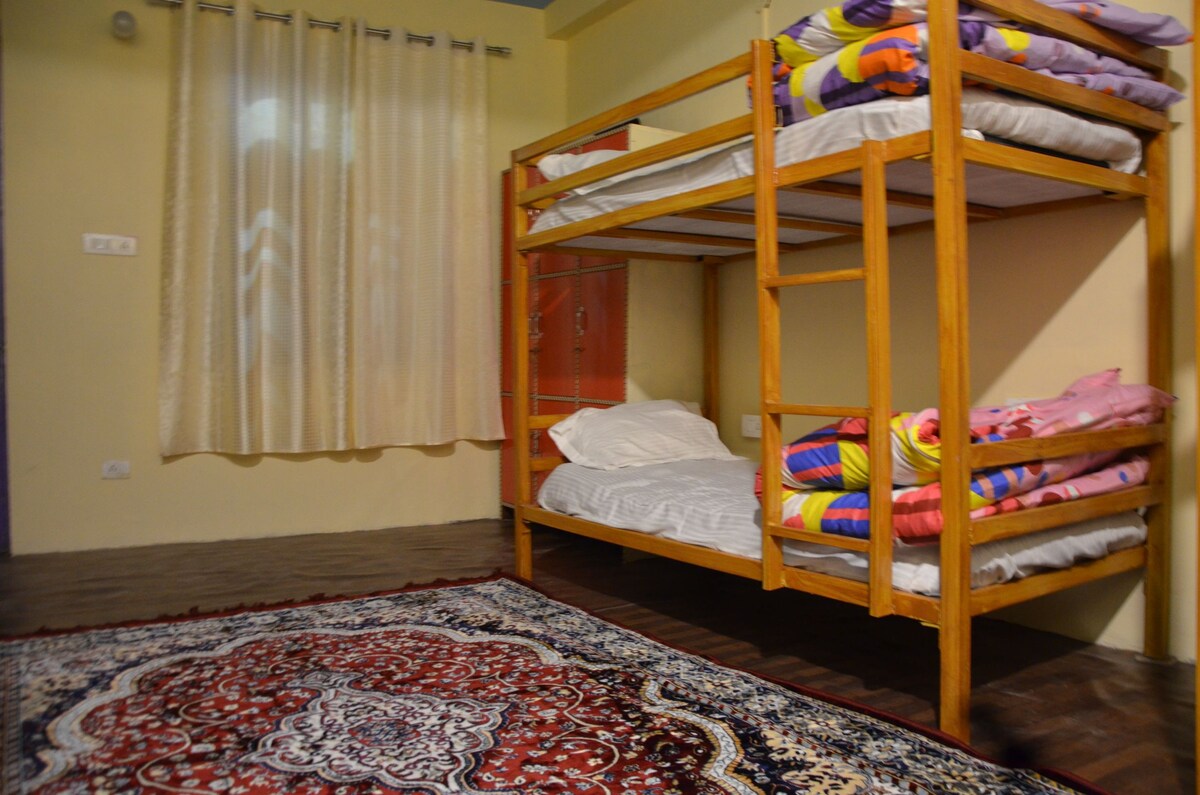 8 Bed Mix Dormitory for Backpackers