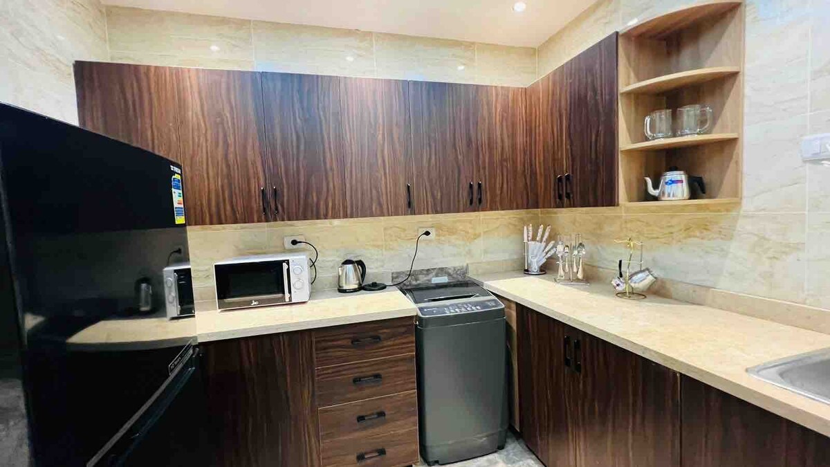 3 bedroom apartment in shaikh zayed