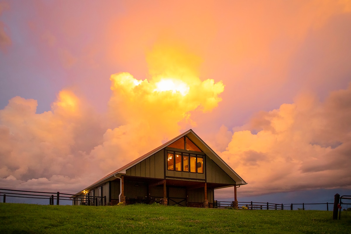 Norris Lake Barn Loft 2公寓，可欣赏美景。