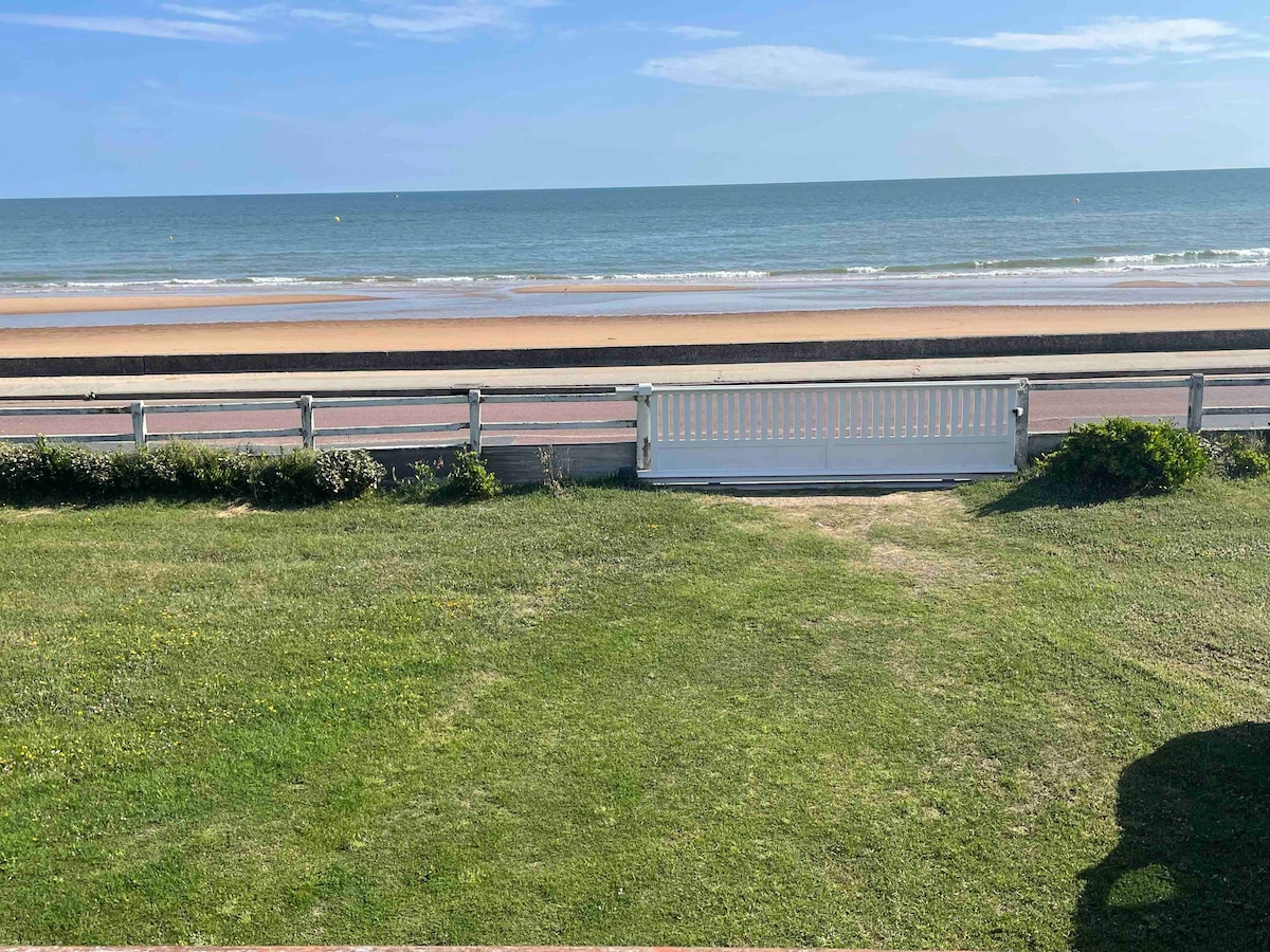 Maison au pied de la plage en Normandie