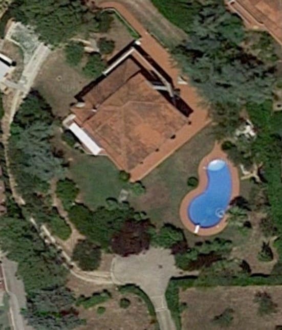 "CASA BRUZIA": appartamento in villa con piscina.