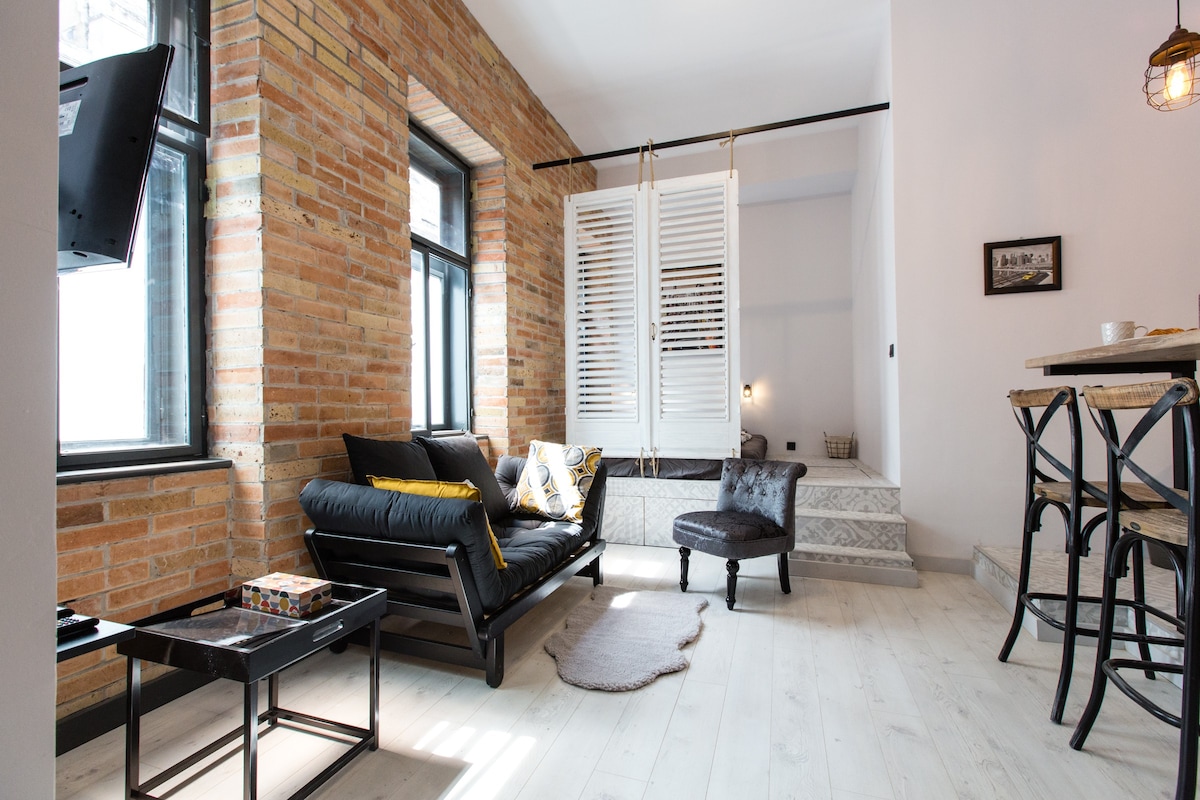 'Heart of the city' Designer Loft