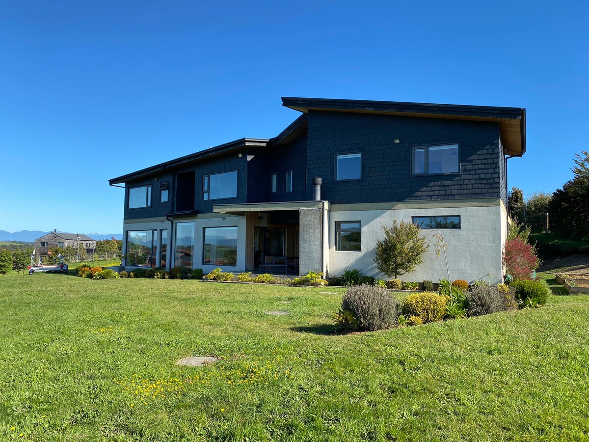 Casa en condominio cerrado con vista a volcanes