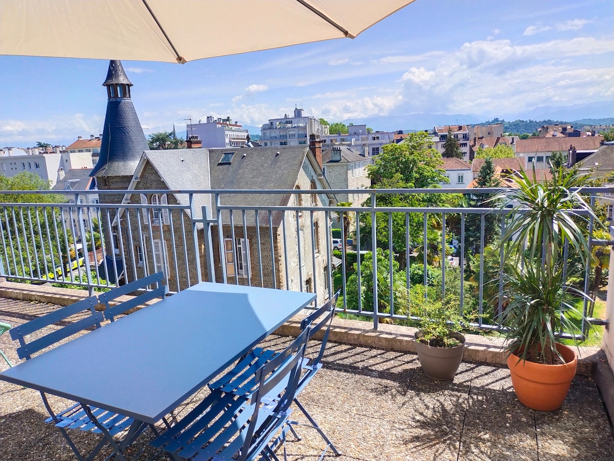 Grande terrasse, vue sur les Pyrénées + parking