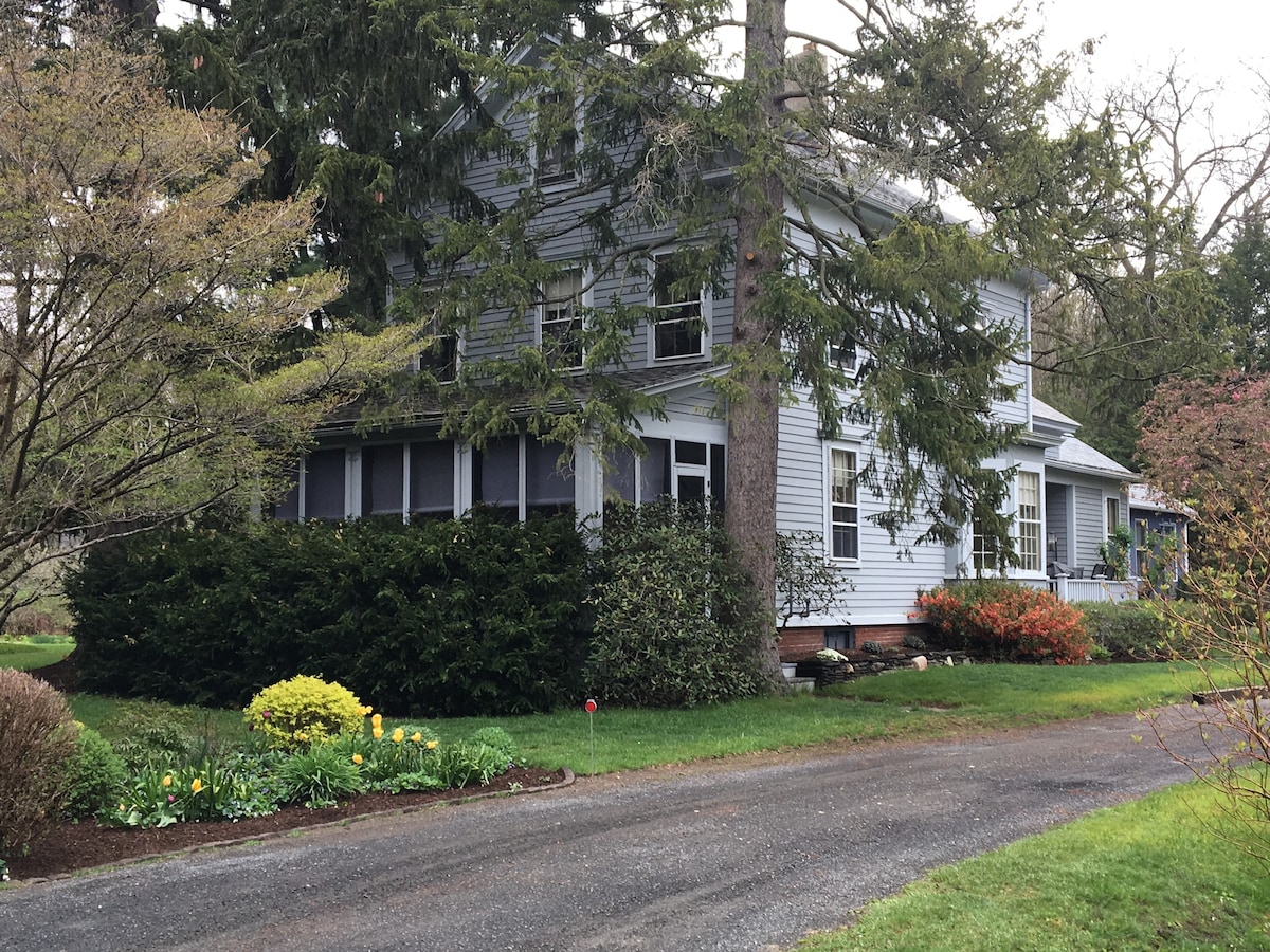 Salem Street Homestead-Amber Room