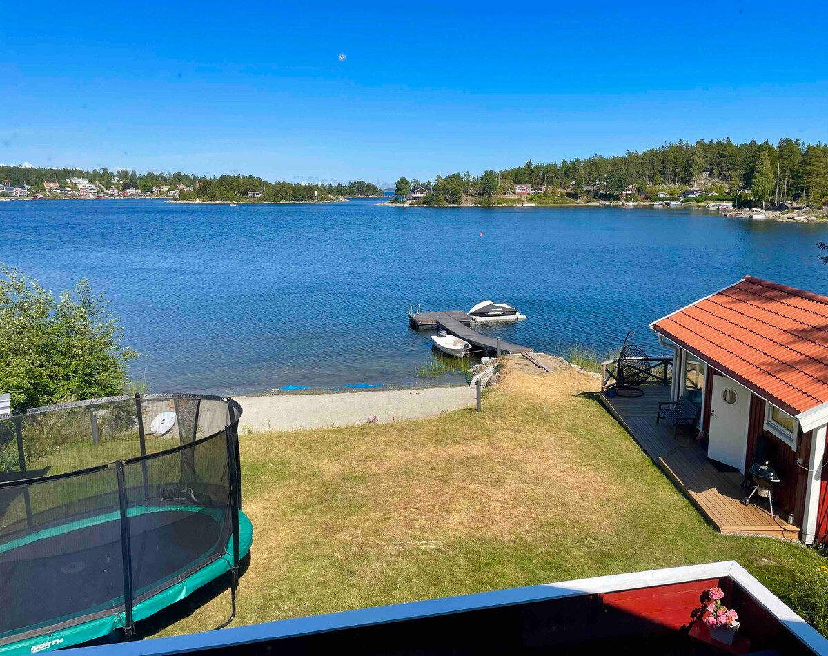 Sommarstuga vid havet med egen strand och SPA bad