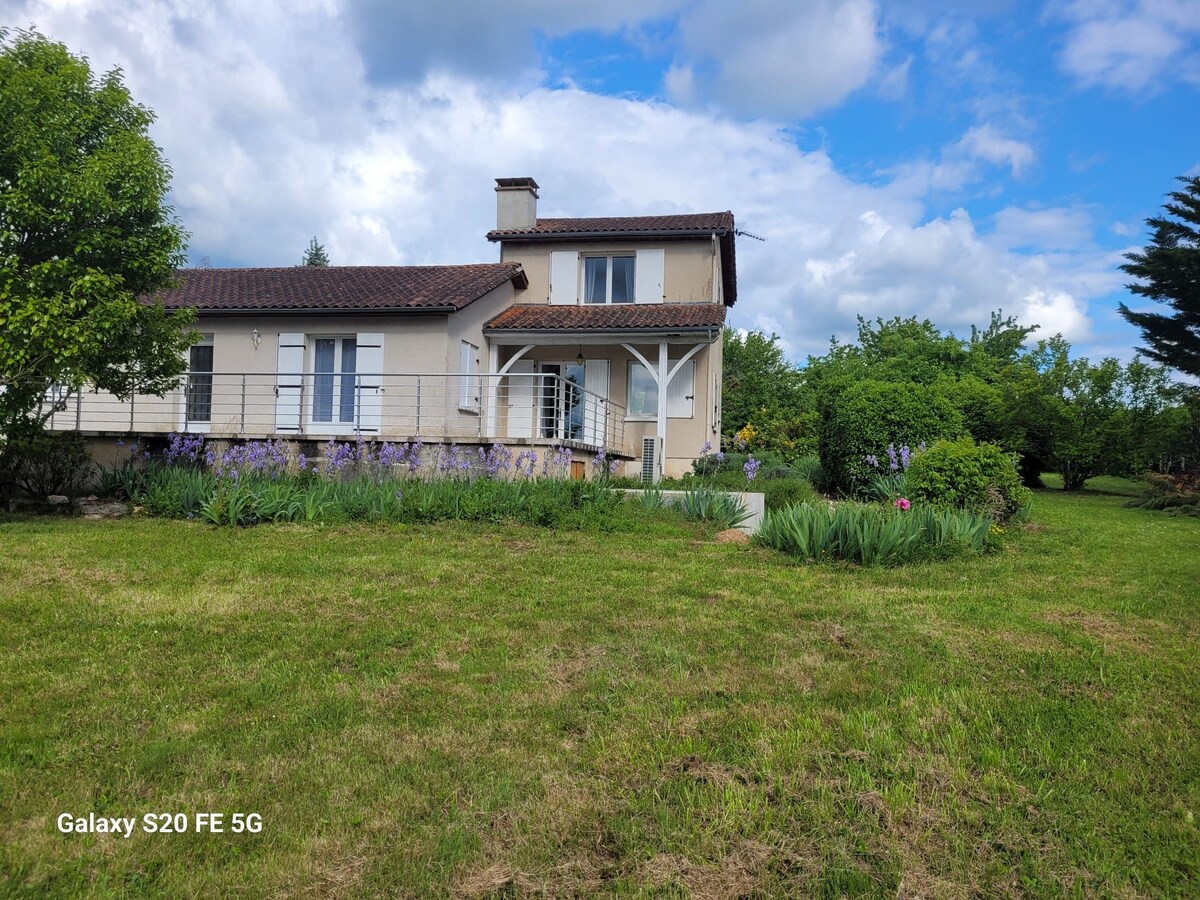 Appartement proche Périgueux
Gîte 4/5 personnes