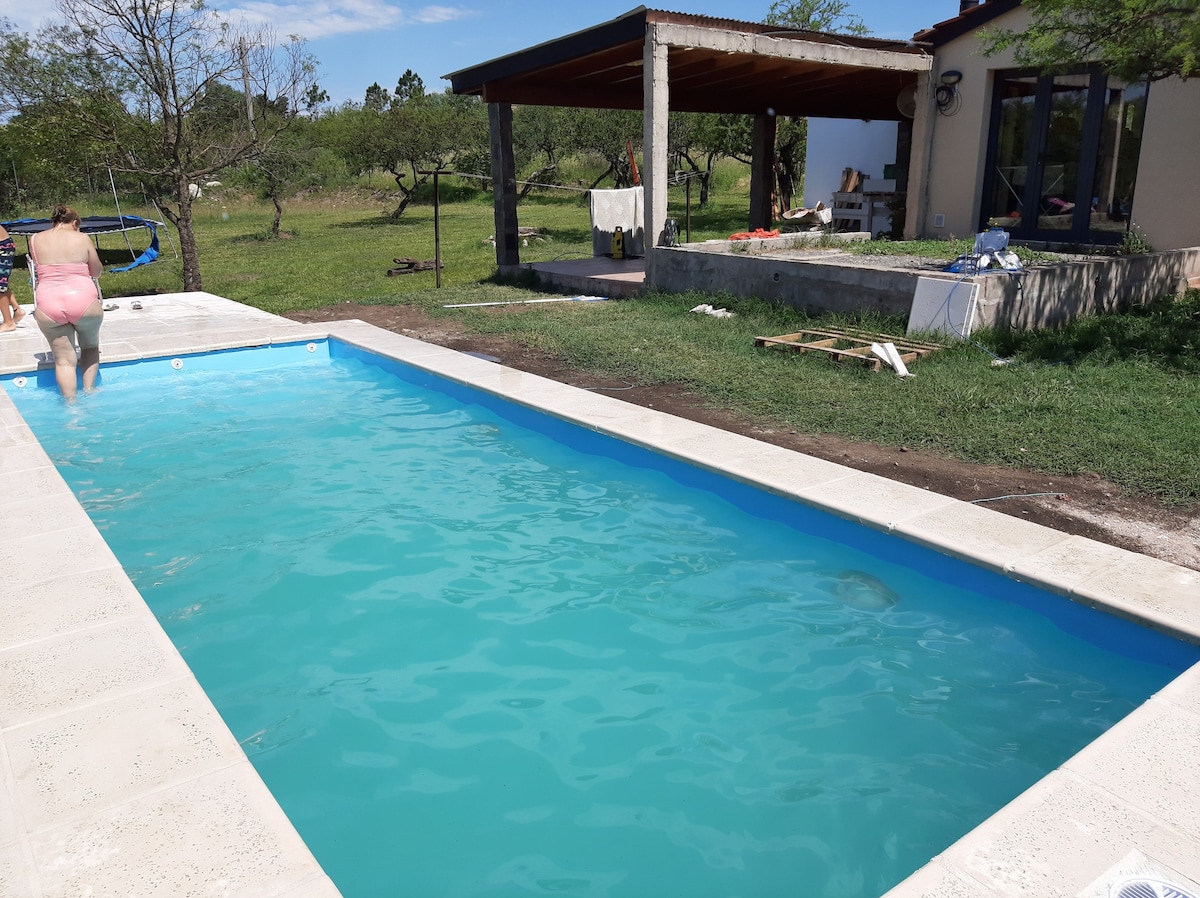 Hermosa Casa en falda del Carmen 5000m y piscina
