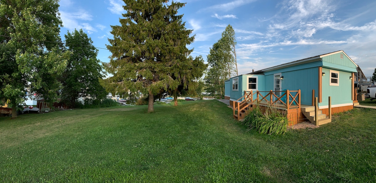 The Island Bay Waterfront Cottage