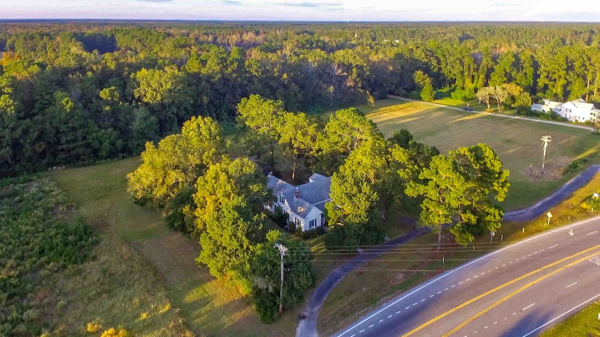 2 Houses on 7 Private Acres