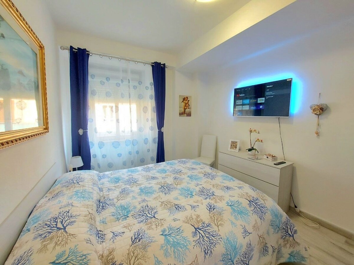 *Via Roma Sea View*- central, A/C, free Wifi