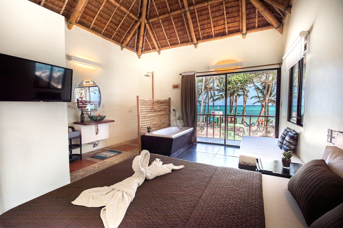 Beachside Ocean View Room with Bathtub