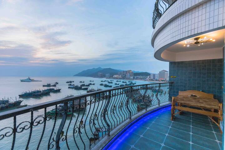 汕头南澳岛蓝海豪景新欧式豪居 高层360海景房 4房2厅2卫 红酒吧台