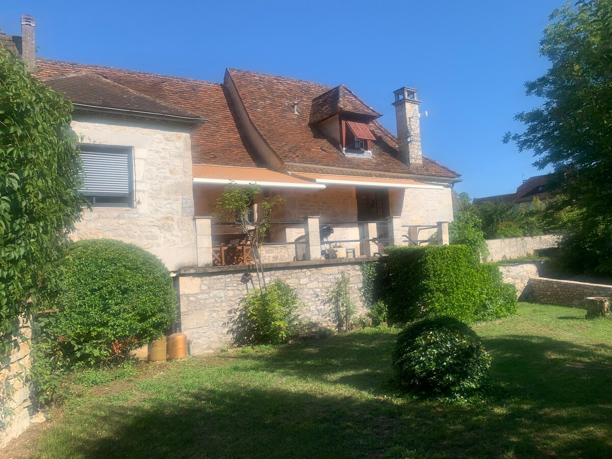 Maison de vacances près de la rivière Meyronne