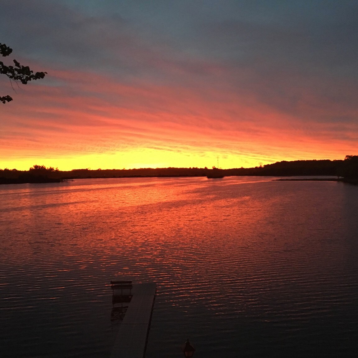 Sunrise Lakeside Get Away Cottage