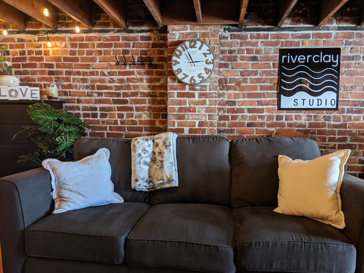 Riverclay单间公寓，享受弗农山（ Mount Vernon ）市中心。